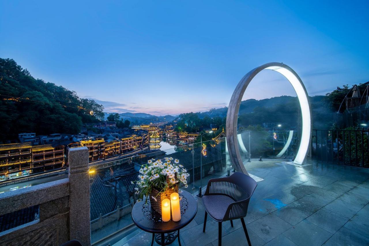 Phoenix Best River View B&B Fenghuang Esterno foto