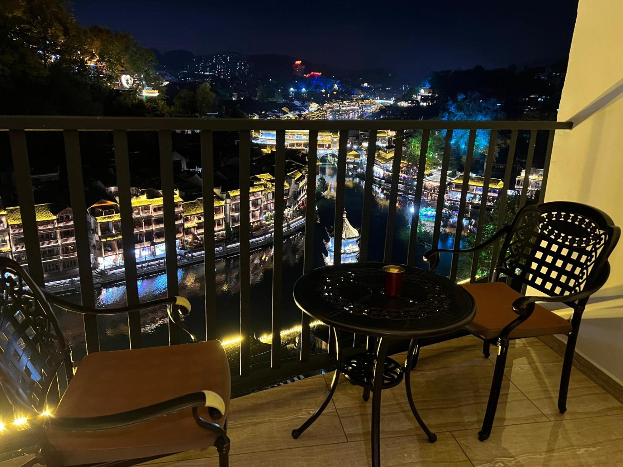 Phoenix Best River View B&B Fenghuang Esterno foto